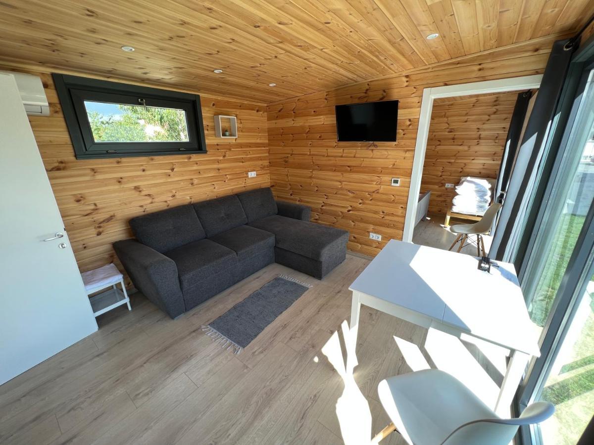 Pixel - Tiny Campus Villa Tîrgu Secuiesc Екстериор снимка