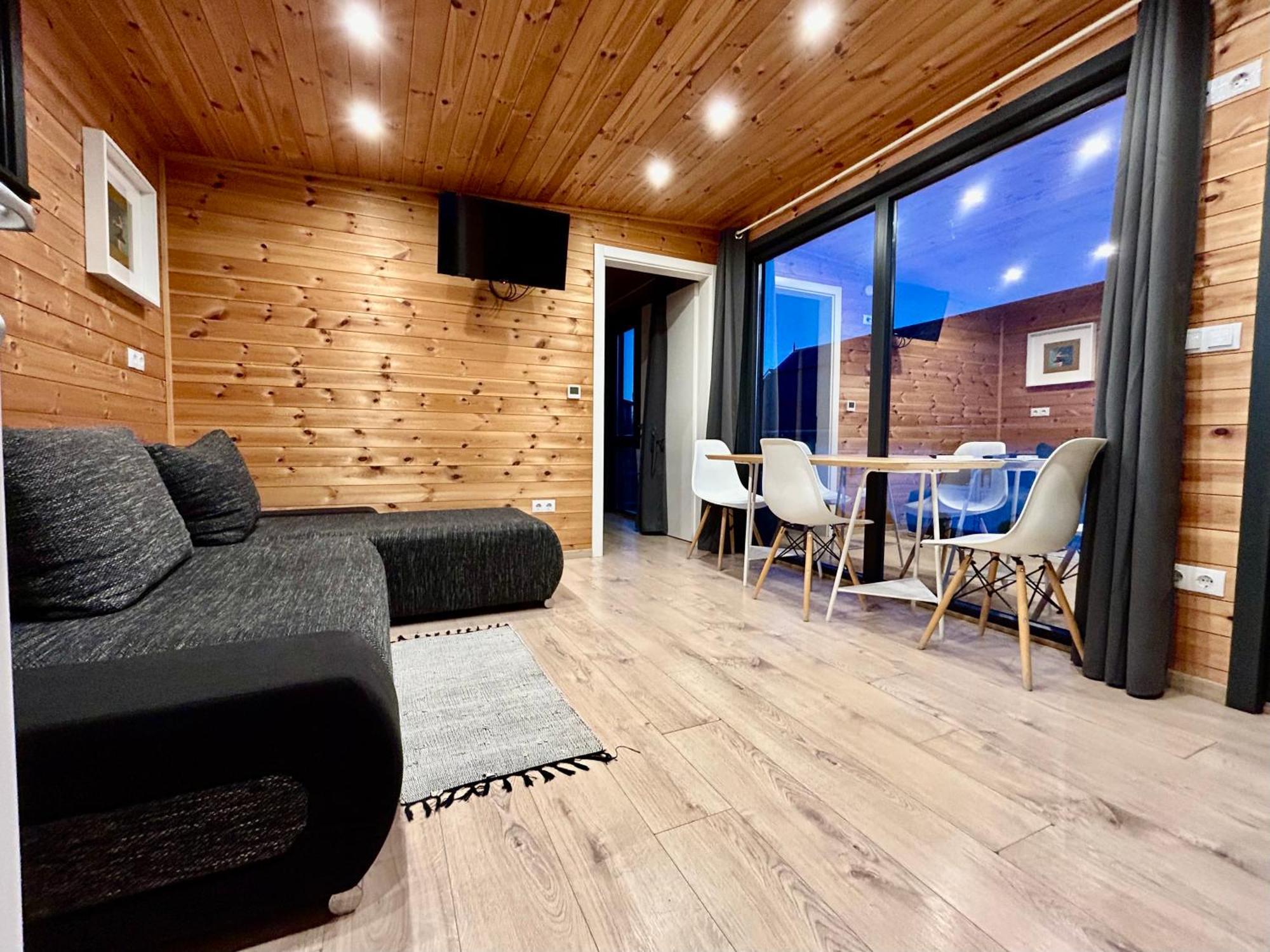 Pixel - Tiny Campus Villa Tîrgu Secuiesc Екстериор снимка